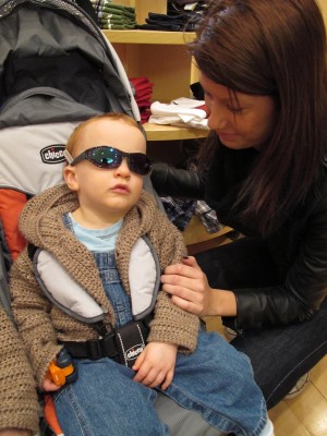 Nic is beeing COOL, and my sister is sitting next to him feeling the coolness